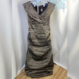 ALEX EVENINGS Ruched Crinkle Stretch Taffeta, Portrait Collar Formal Dress • 24W